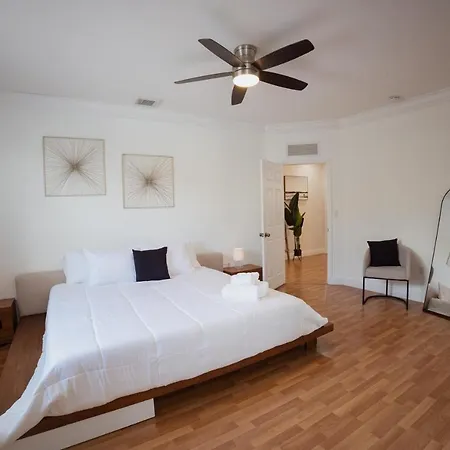 Miami Getaway Heated Pool Villa With Mini Golf & Bbq Extérieur photo
