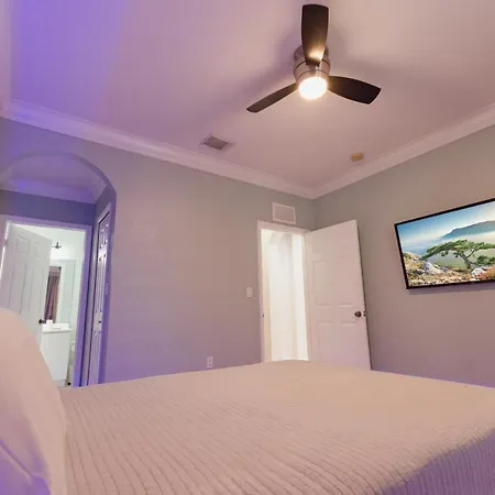 Miami Getaway Heated Pool Villa With Mini Golf & Bbq Extérieur photo