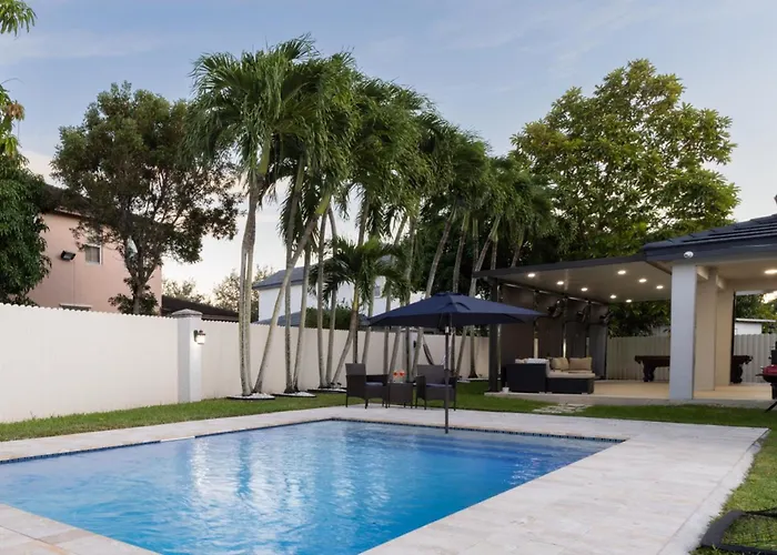 Miami Getaway Heated Pool Villa With Mini Golf & Bbq
