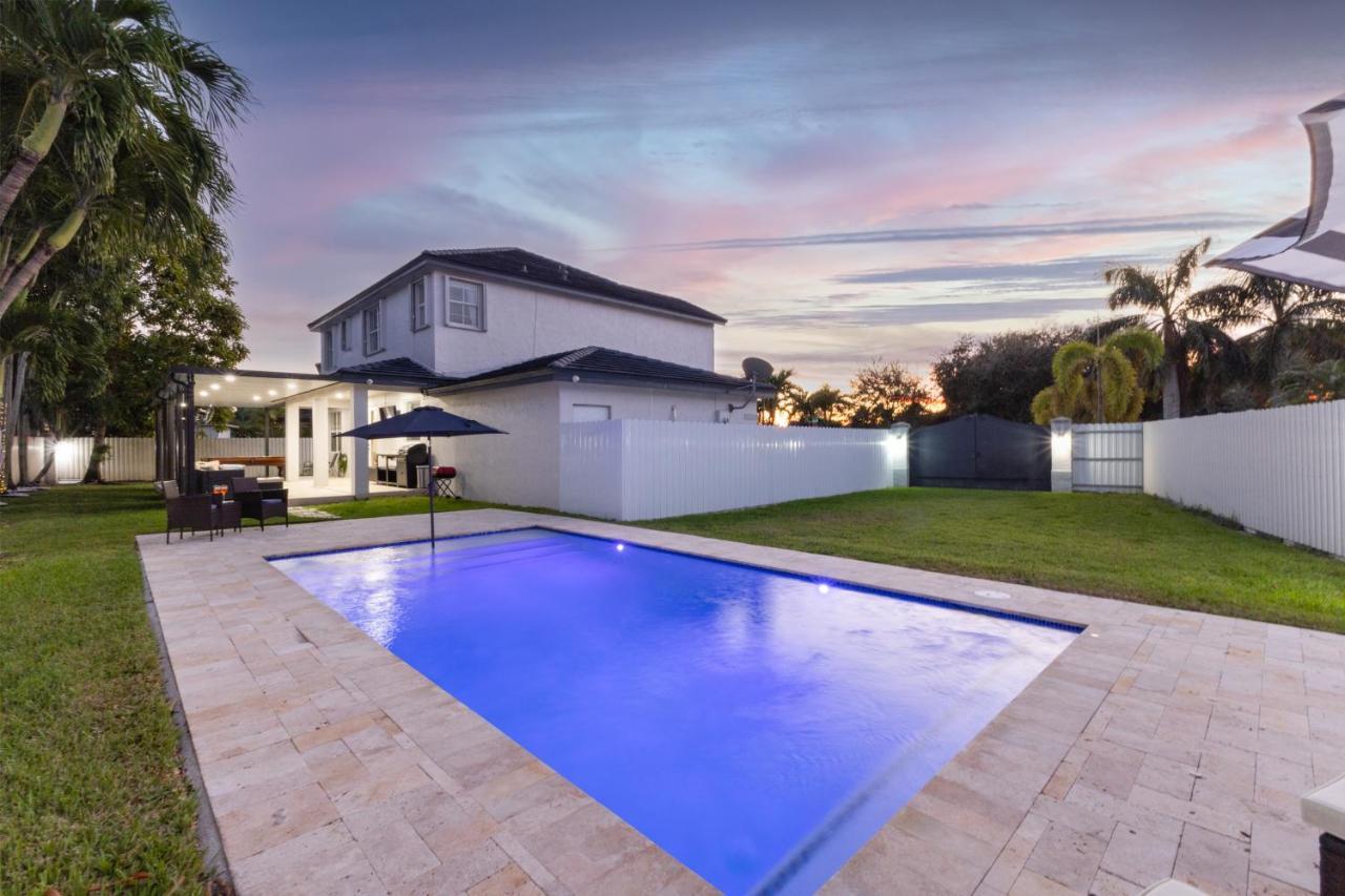 Villa Getaway Heated Pool With Mini Golf & Bbq Miami